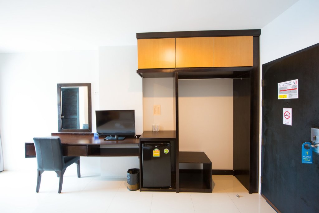 Сураттхани: Lee Hotel