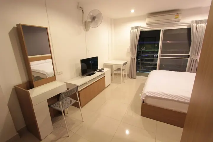 Бангкок: Napaville Huai Khwang Hostel