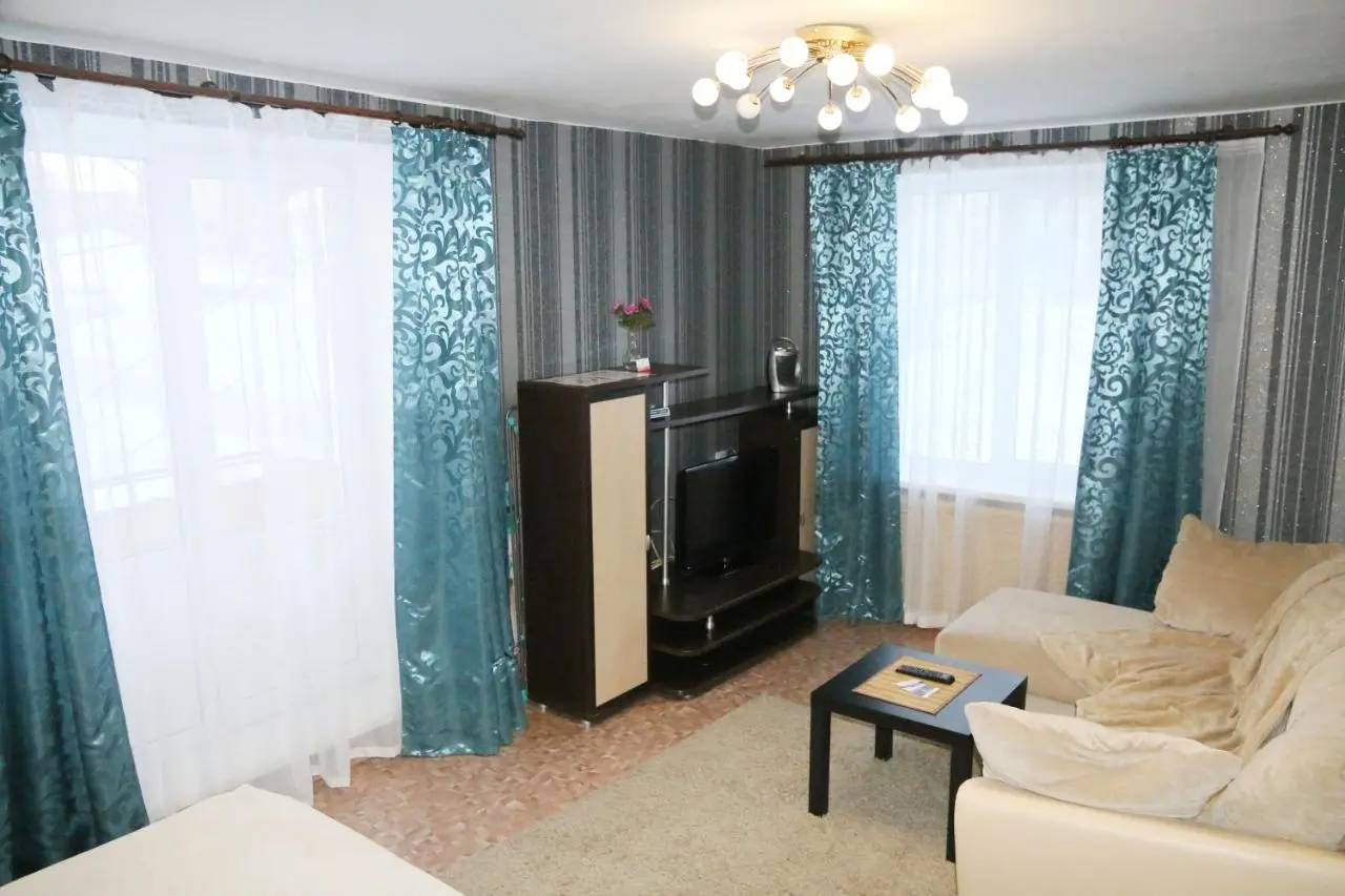 Березники: Apartament on Mira 76