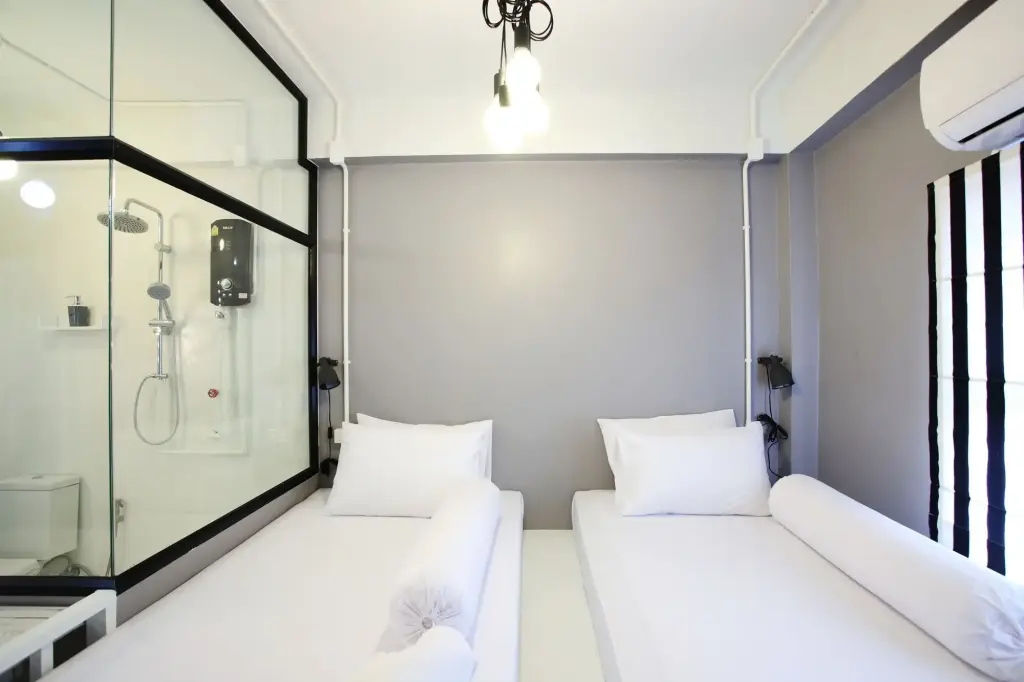 Муанг: Meroom Hotel