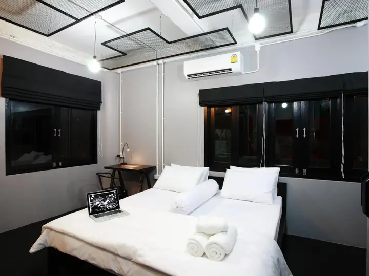 Муанг: Meroom Hotel