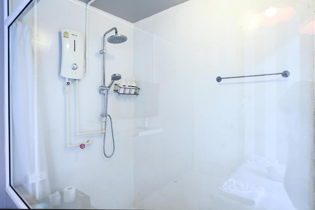 Муанг: Meroom Hotel
