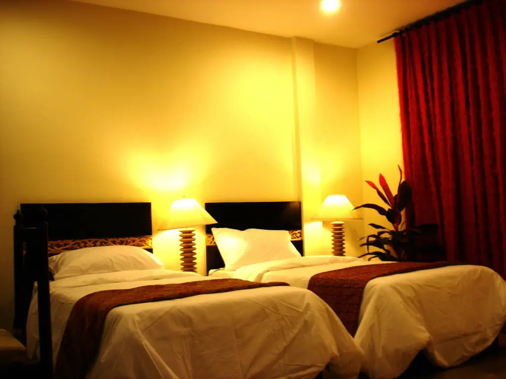 Бангкок: The Bang Khun Phrom Suites