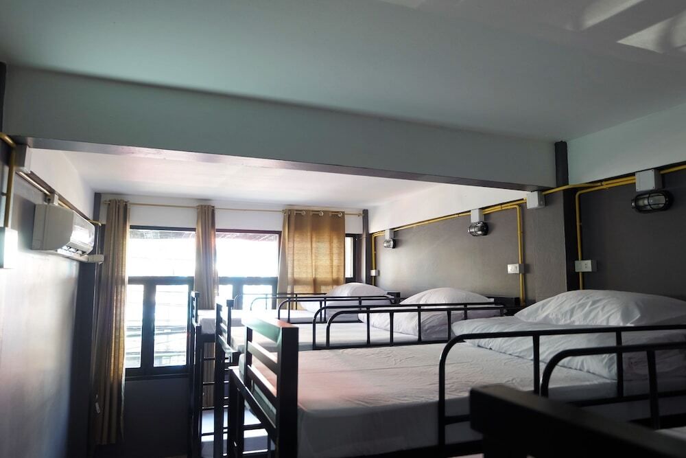 Бангкок: BTS Khaosan Hostel