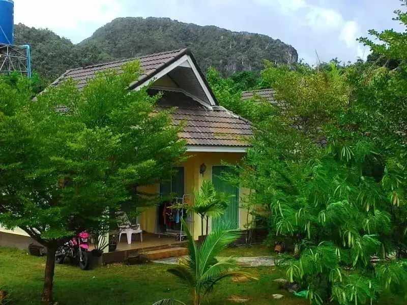Краби: Banburee House