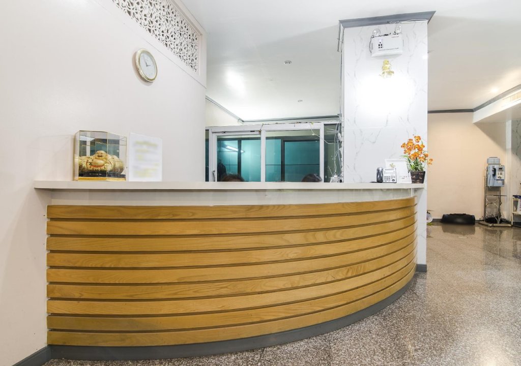 Бангкок: J TWO S Pratunam Hotel