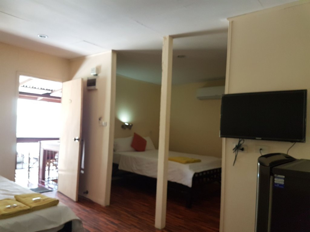 Канчанабури: Aajam Riverfront Rooms