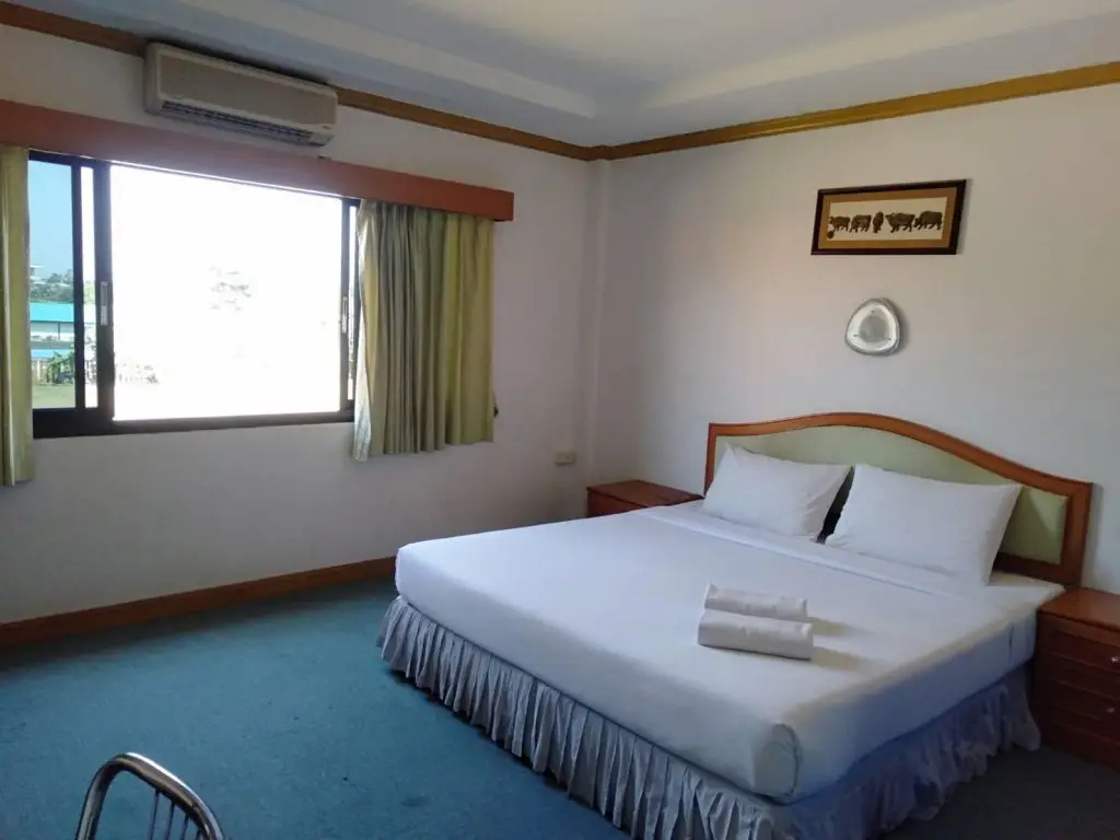 Чумпхэ: Srisupan Grand Royal Hotel