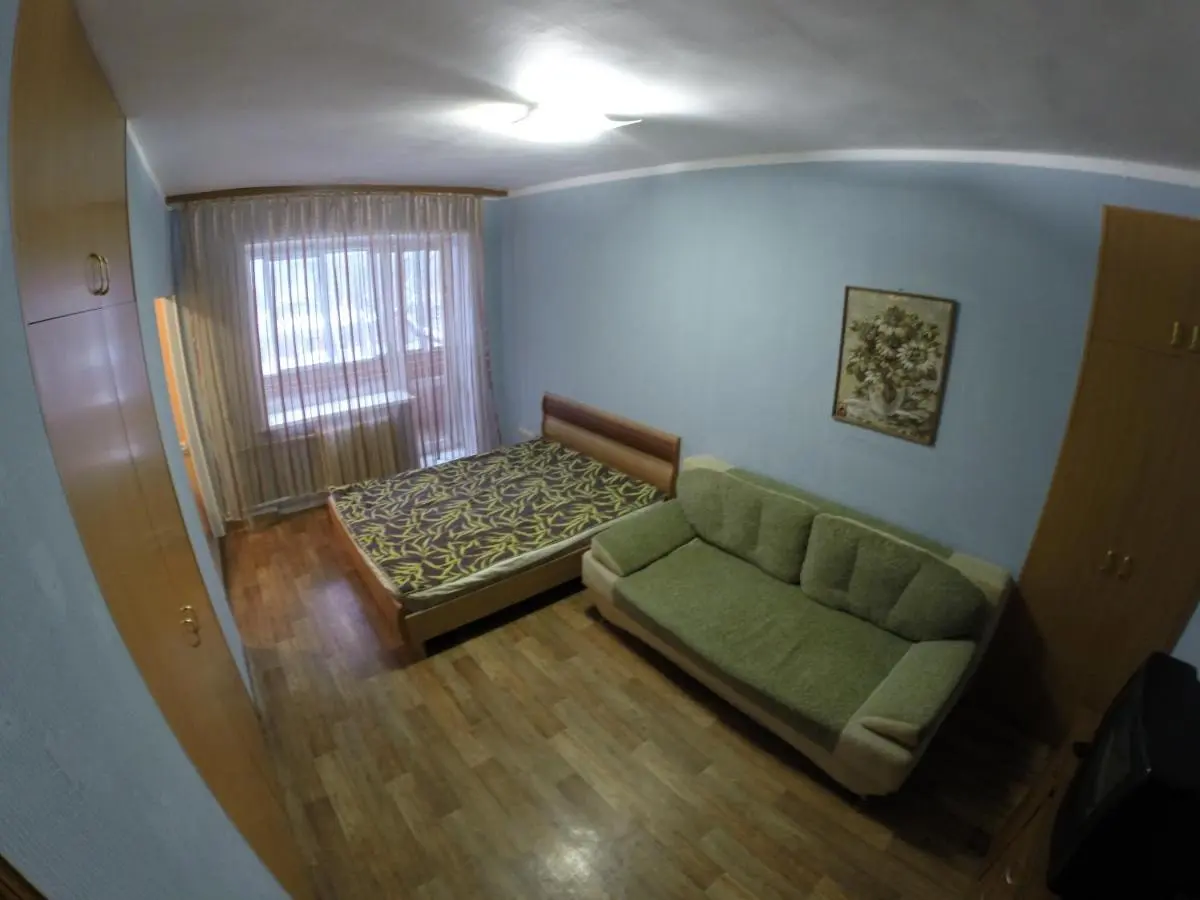 Пермь: Apartments on Krasnova 25