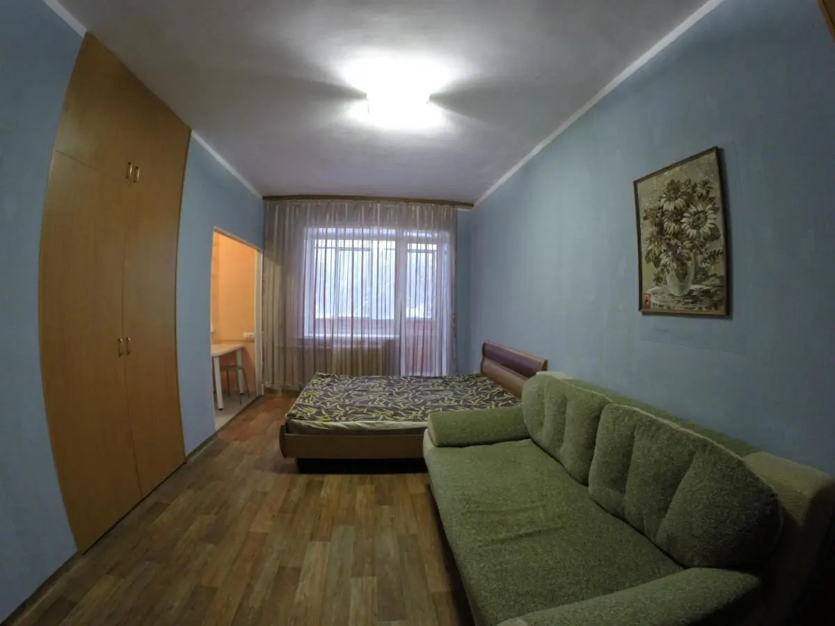 Пермь: Apartments on Krasnova 25