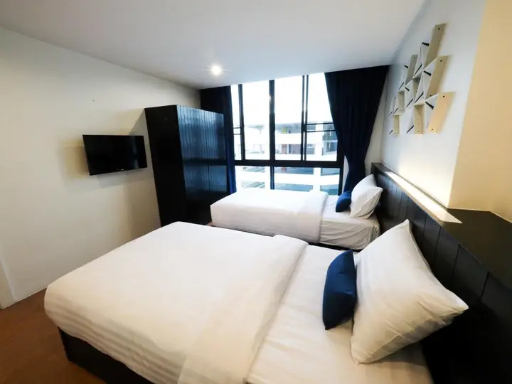 Бангкок: 130 Hotel & Residence