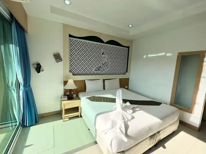 Кату: Red Sapphire Hotel
