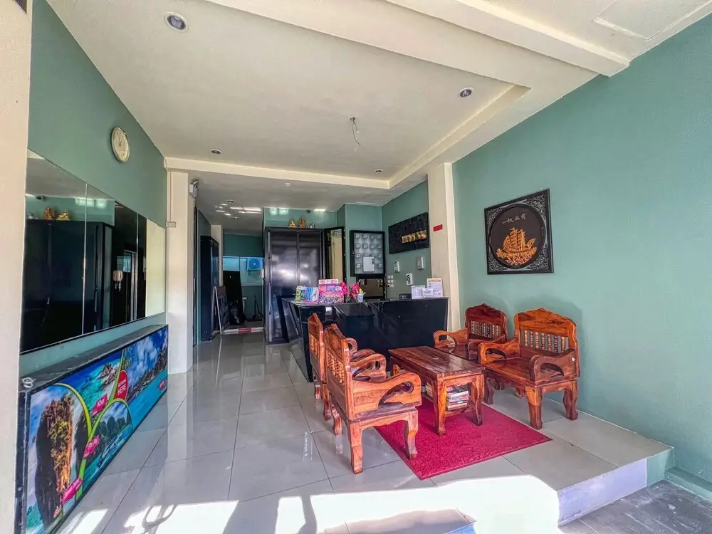 Кату: Red Sapphire Hotel