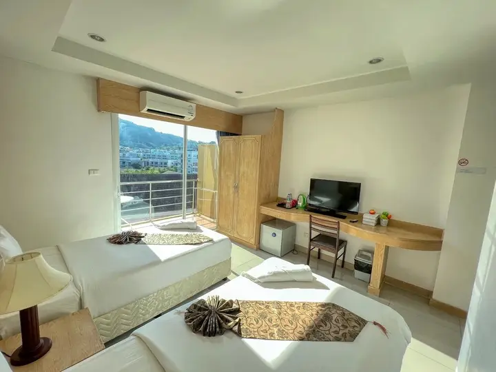 Кату: Red Sapphire Hotel