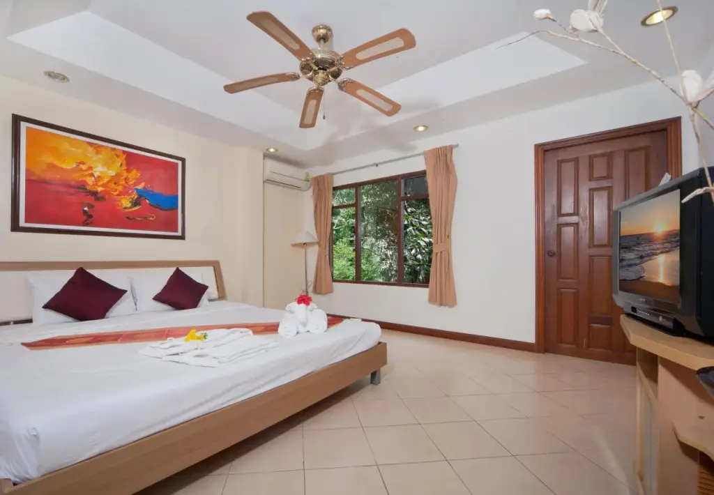 Кату: Phuket Villas at Patong Hill Estate