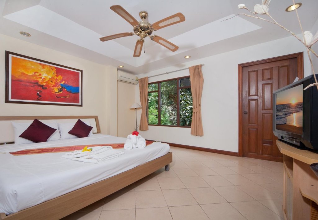 Кату: Phuket Villas at Patong Hill Estate