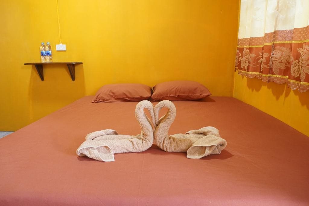 Паи: Love You Hostel