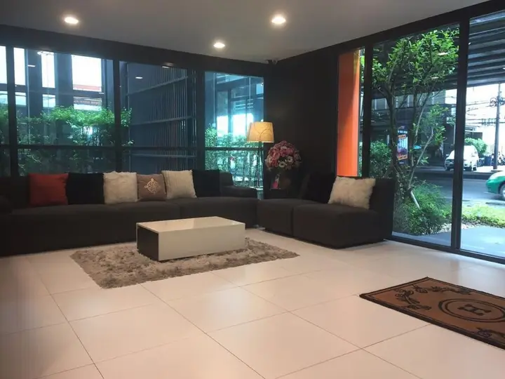 Бангкок: The Room Sukhumvit 62