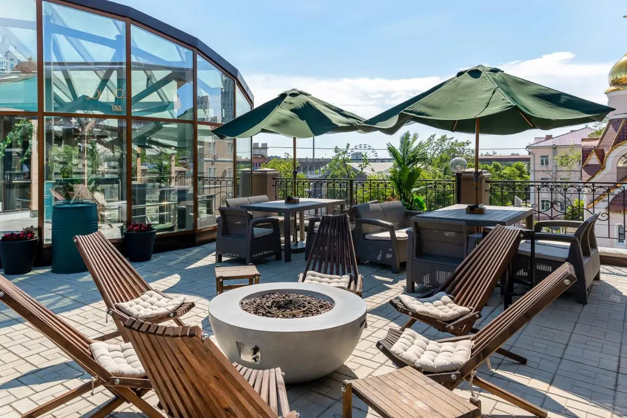 Владивосток: Отель V Hotel&Rooftop Lounge