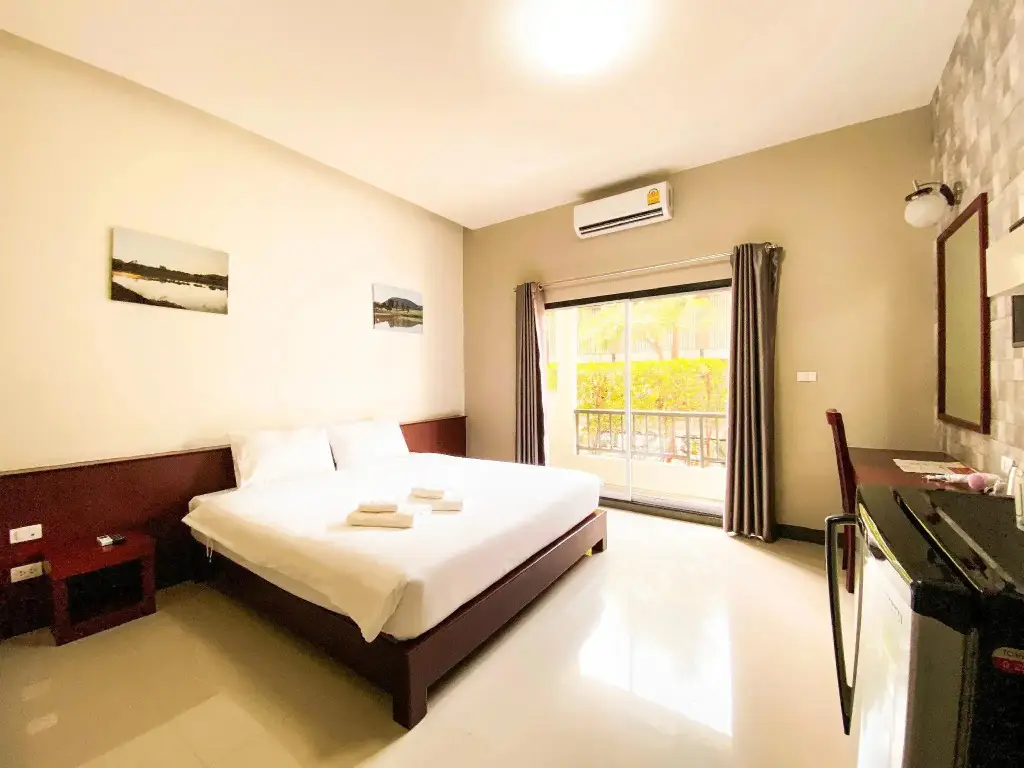 Буенг Сам Пхан: Bestiny Hotel and Restaurant PHETCHABUN