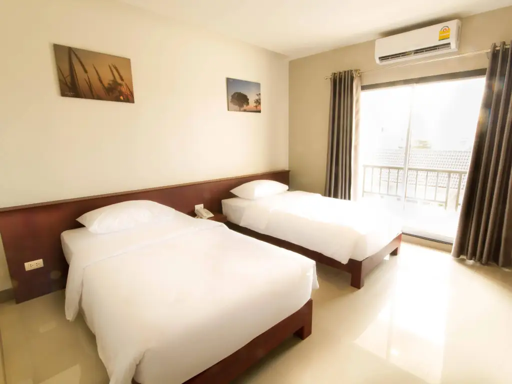 Буенг Сам Пхан: Bestiny Hotel and Restaurant PHETCHABUN