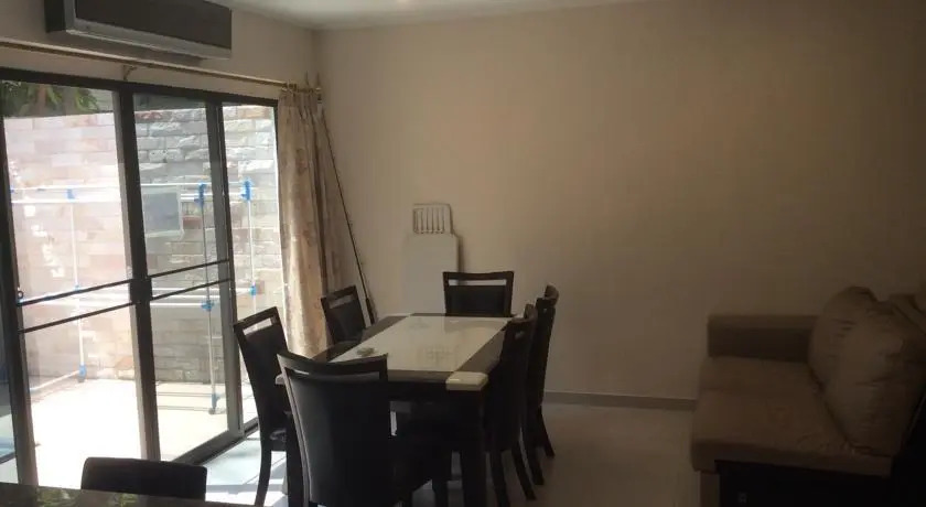 На Чом Тхиан: Baan Somprasong Condominium