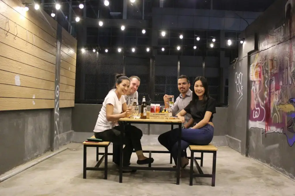 Бангкок: Din Space Bangkok