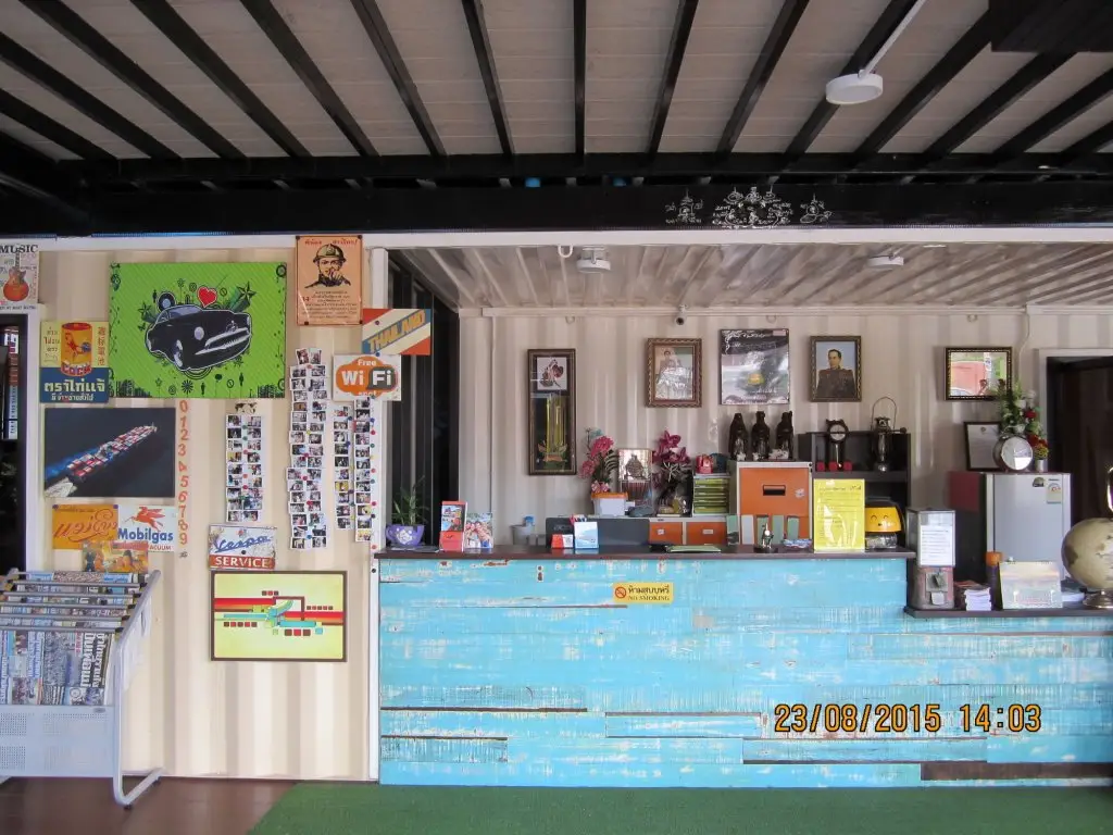 Чумпхон: Retro Box Hotel