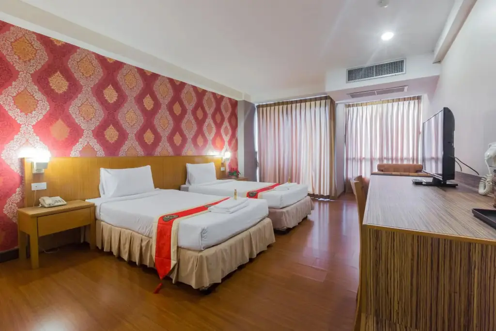 Бангкок: Three Seasons Bangkok