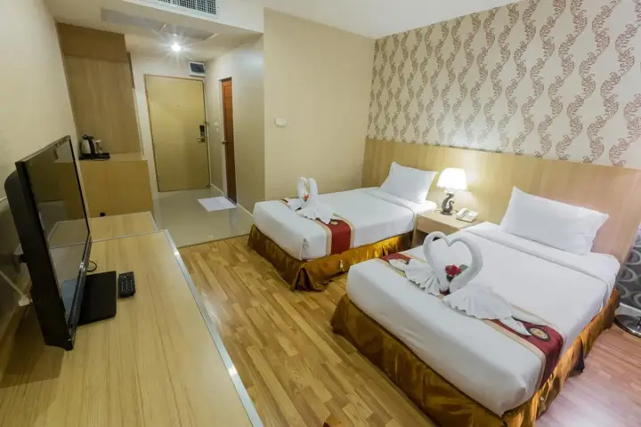 Бангкок: Three Seasons Bangkok
