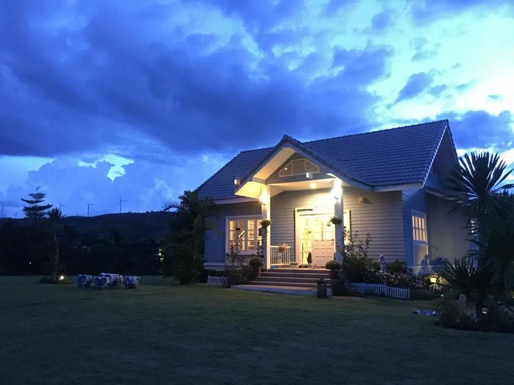 Кхао-Кхо: Misty English Cottage