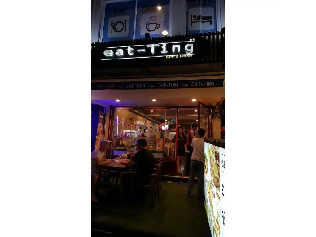 Бангкок: Eat - Ting Cafe and Hostel