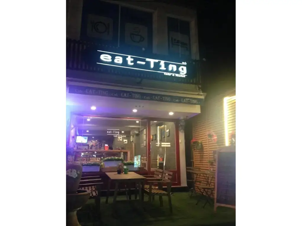 Бангкок: Eat - Ting Cafe and Hostel