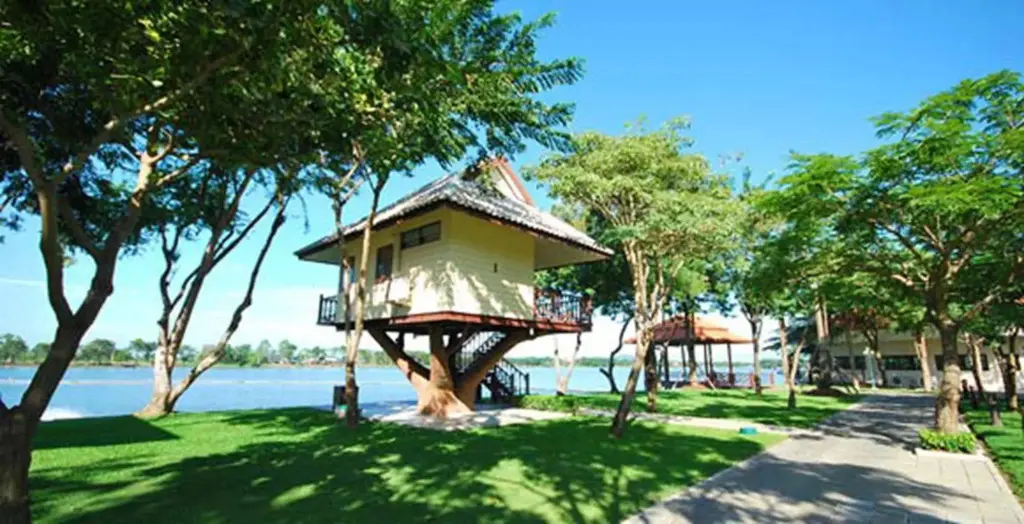 Дем Банг Нанг Буат: Bungchawak Resort