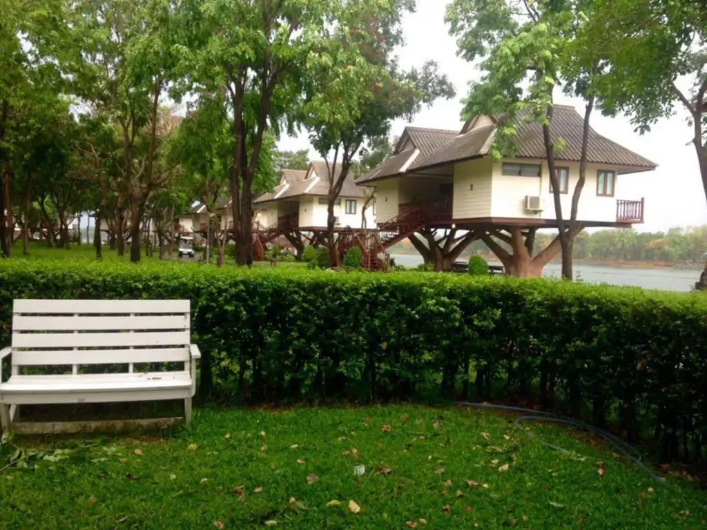 Дем Банг Нанг Буат: Bungchawak Resort