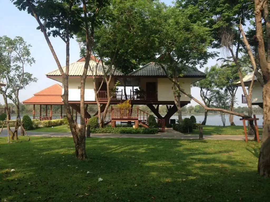 Дем Банг Нанг Буат: Bungchawak Resort