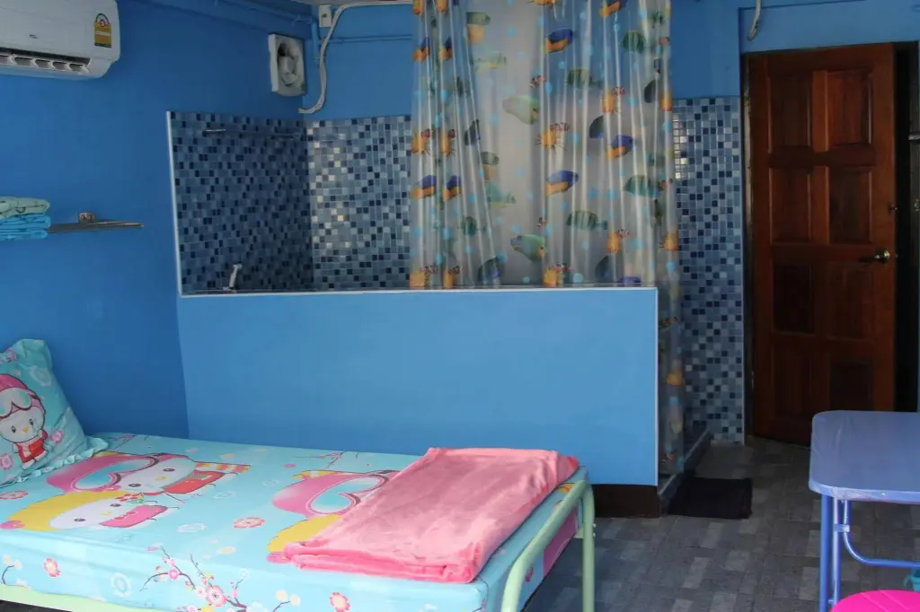 Бангкок: New C.H. Guest House