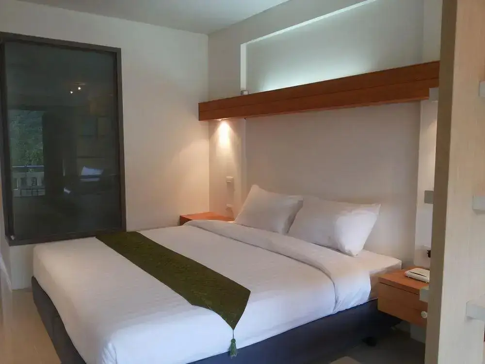 Кату: The Green Golf Condominium