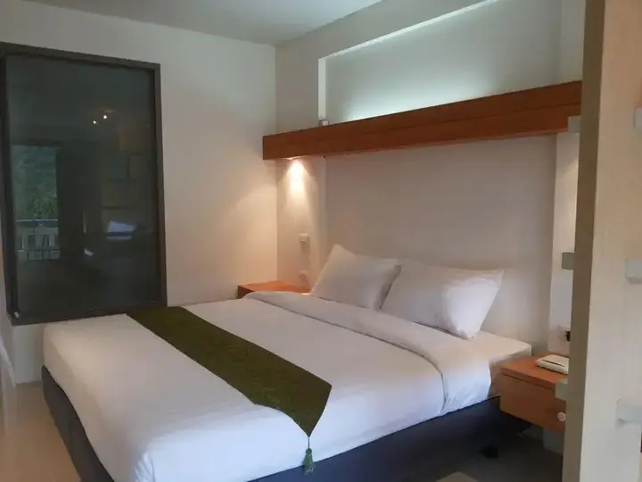 Кату: The Green Golf Condominium