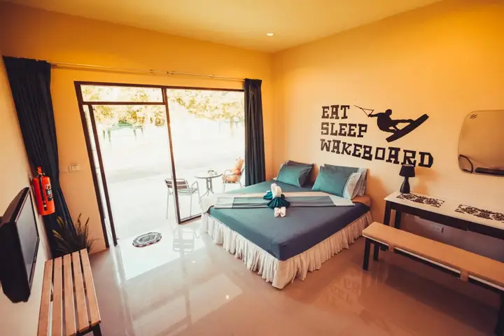 Кату: Phuket Wake Park Apartments