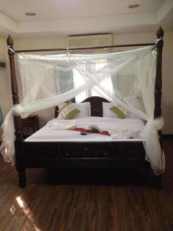 Накхоннайок: Villa Aden Organic Resort