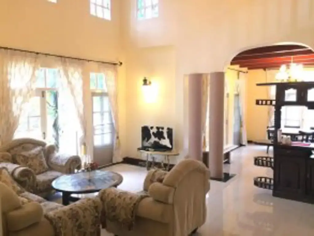 Пак-Чонг: Villa Italia Khao Yai