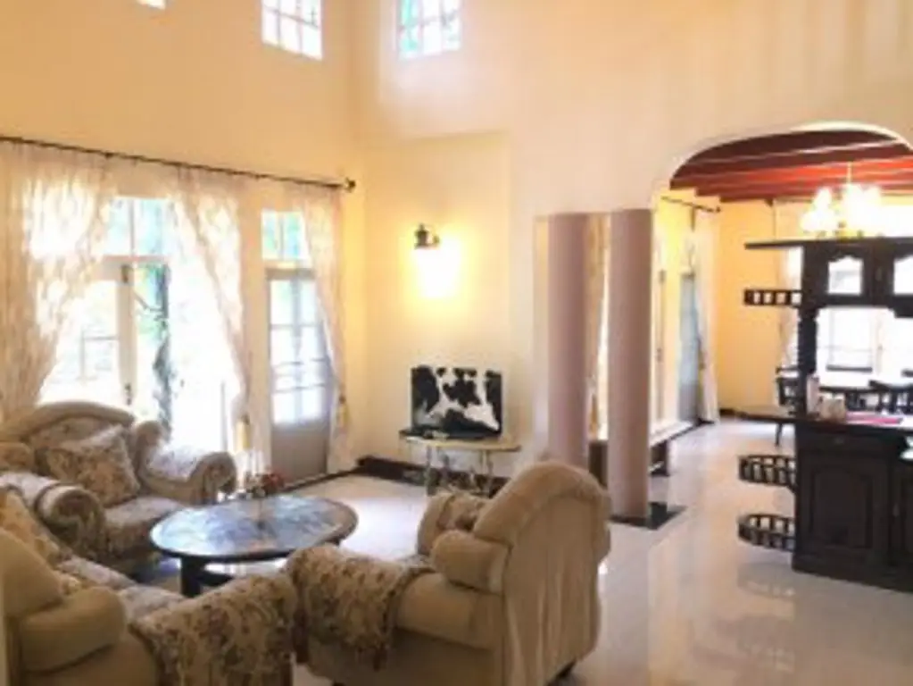 Пак-Чонг: Villa Italia Khao Yai