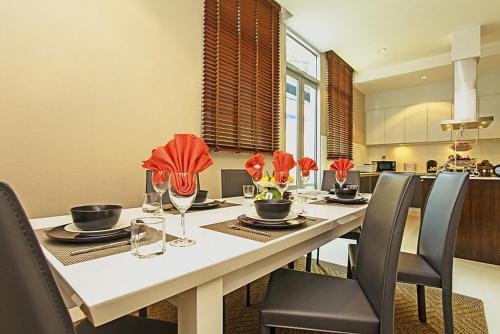 На Чом Тхиан: Jomtien Waree 8 - 6 Bedroom Pool Villa