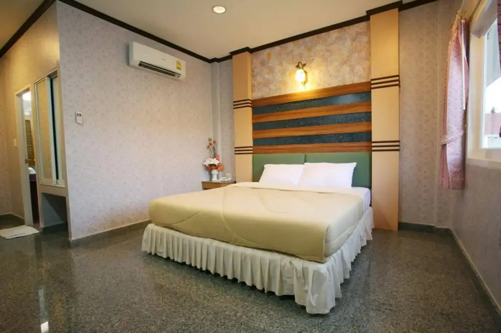 Исторический парк Kamphaeng Phet: Soda Resort
