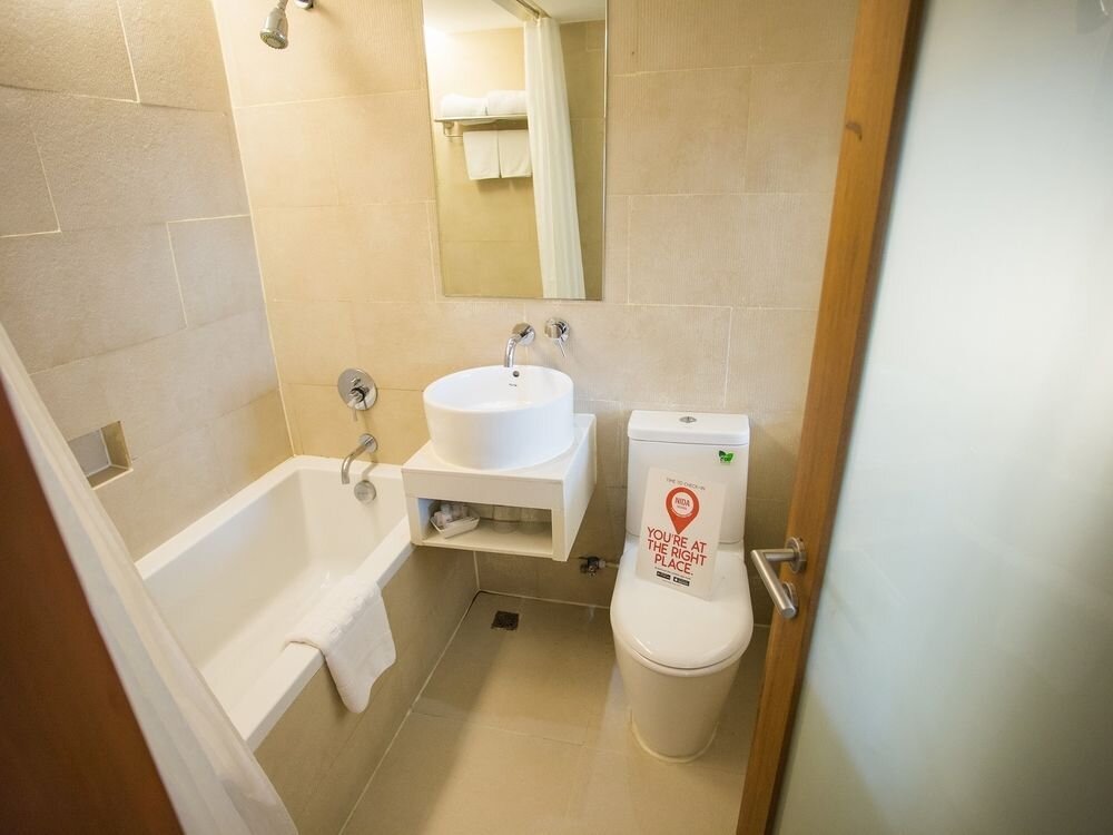 Бангкок: NIDA Rooms Rajchathewi 588 Royal Grand