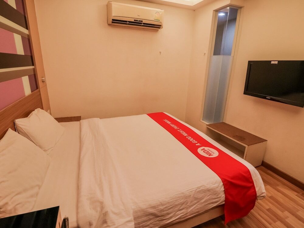 Бангкок: NIDA Rooms Khlong Toei 390 Sky Train