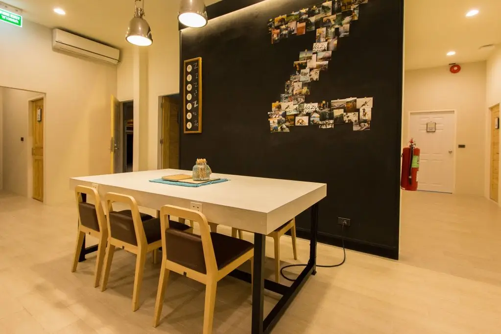 Бангкок: Lazy Sunday Hostel