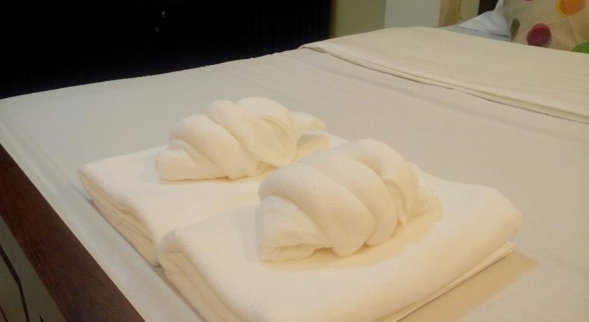 Бангкок: Baan Thai Sansook Lady Apartment