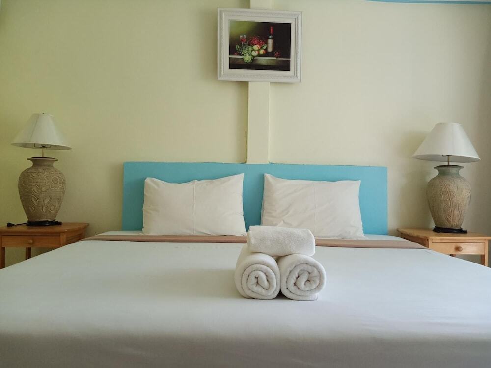 Старая часть Ланты: Village Garden Bungalows Kho Mook